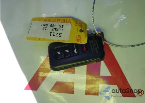 2019 Lexus Is 300 z USA, uszkodzony, nr VIN JTHBA1D27K5097807